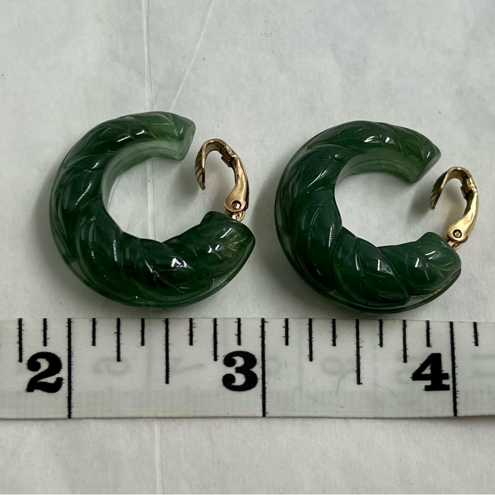1982 Vintage Avon Floral Hoop Green Clip On Earrings - Picture 2 of 8